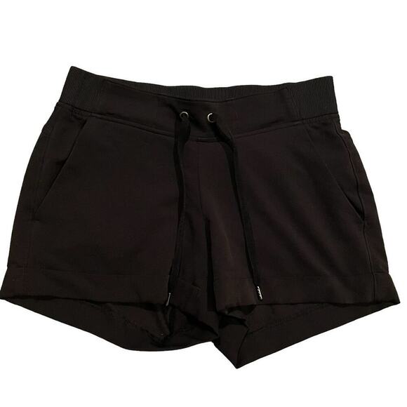 Athleta low rise pull on black athletic shorts pockets - Picture 1 of 5